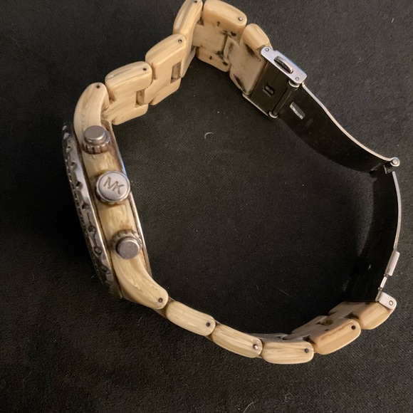 Michael Kors watch - Picture 3 of 5